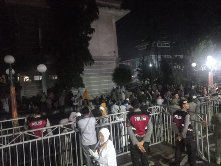 Bupati LAZ Lepas 393 Jamaah Calon Haji Kloter Pertama Lombok Barat