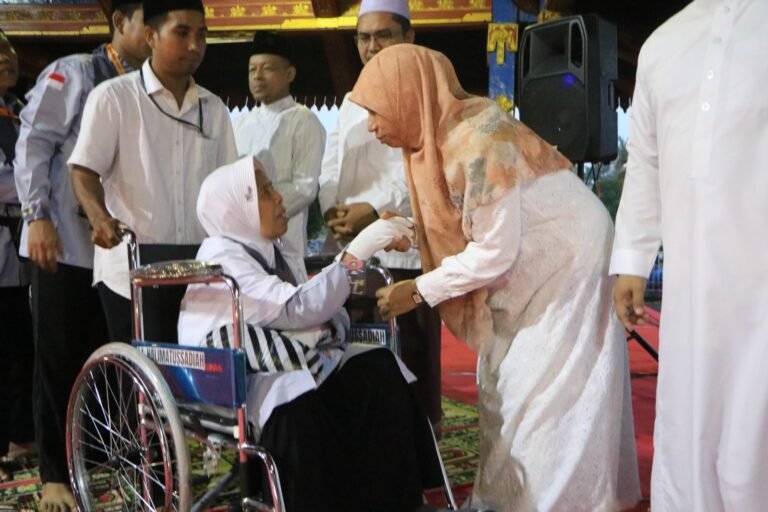 Lepas 172 JCH Kloter 11 asal Lombok Barat, Wabup UNA Pesan Jaga Kesehatan dan Stamina