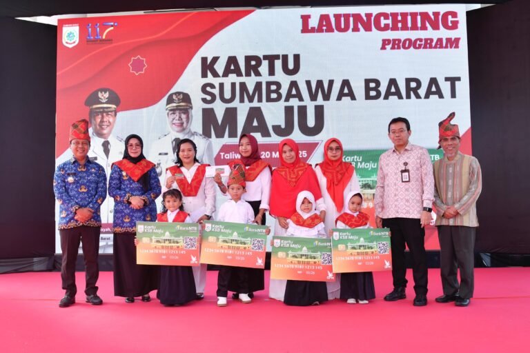 Kartu KSB Maju Resmi Dilaunching, Semua Kepala Keluarga Miliki Rekening di Bank NTB Syariah