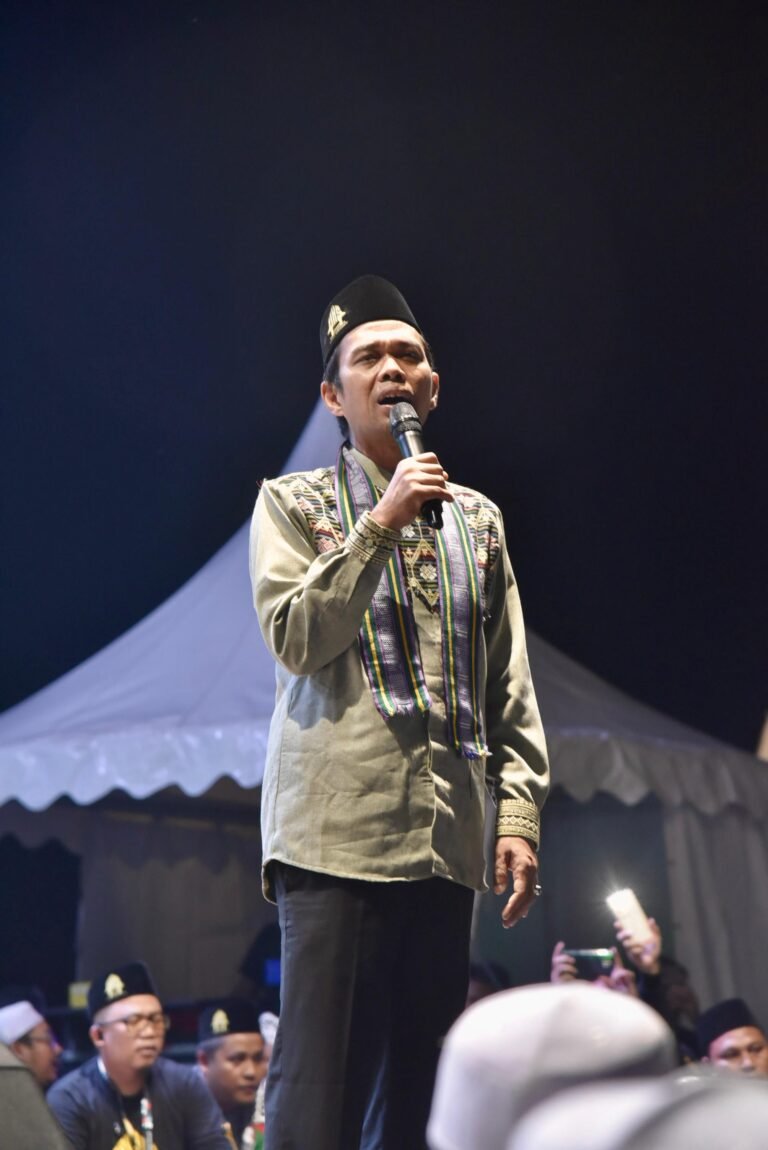 Lautan Manusia Hadiri Tabligh Akbar UAS di Mataram