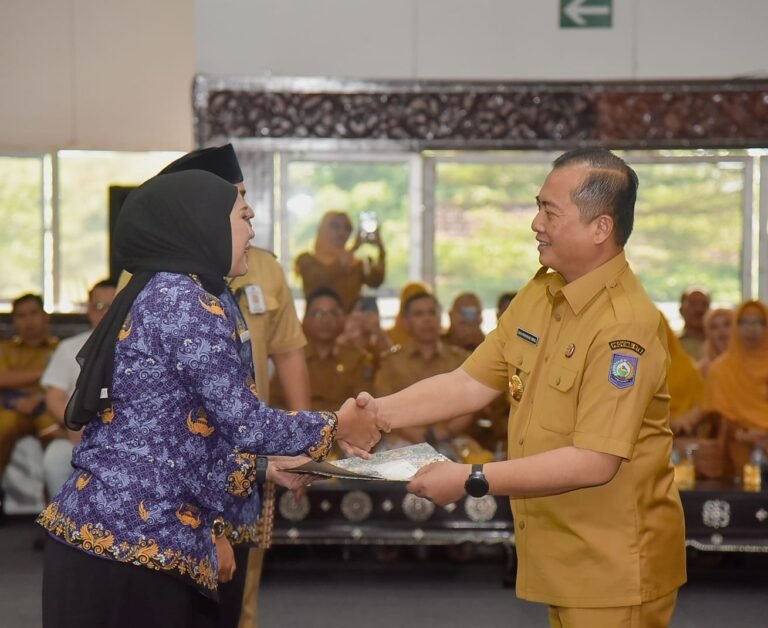 Gubernur NTB Serahkan SK Pengangkatan 408 CPNS dan PPPK Formasi 2024 