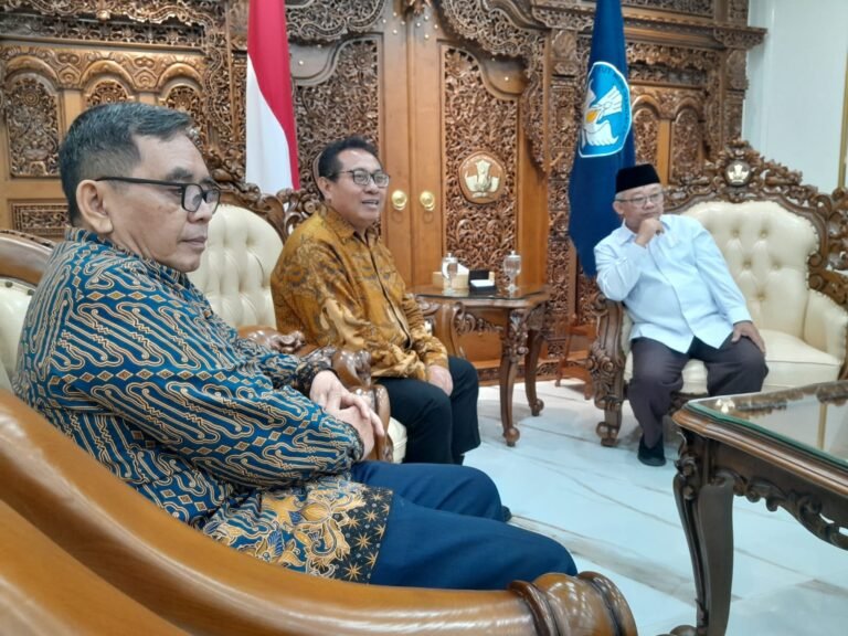 Ketum Firdaus dan Pengurus SMSI Pusat Audiensi dengan Mendikdasmen Abdul Mu’ti