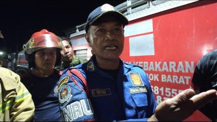 Damkar Lobar Gerak Cepat Padamkan Api Dalam Hitungan Menit