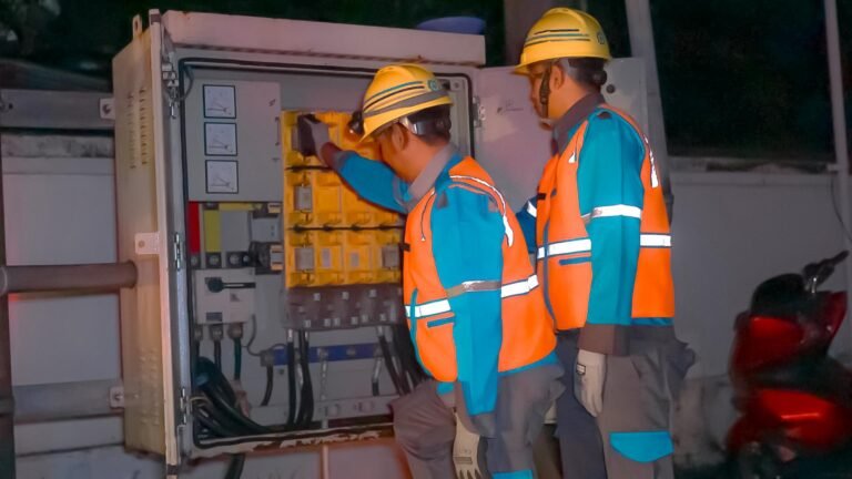 Listrik Terdampak Banjir di Mataram, PLN Lakukan Penormalan Bertahap