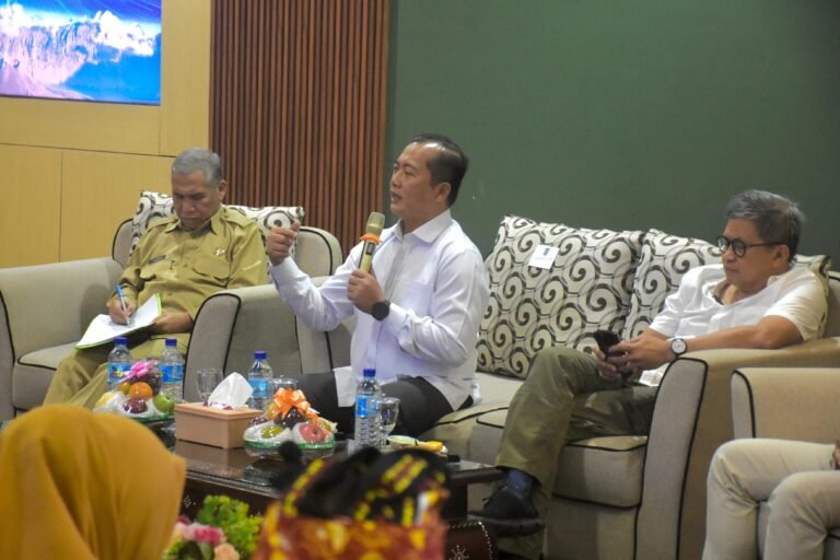 Gubernur NTB Tekankan Standar Keselamatan Rinjani sebagai Destinasi Global