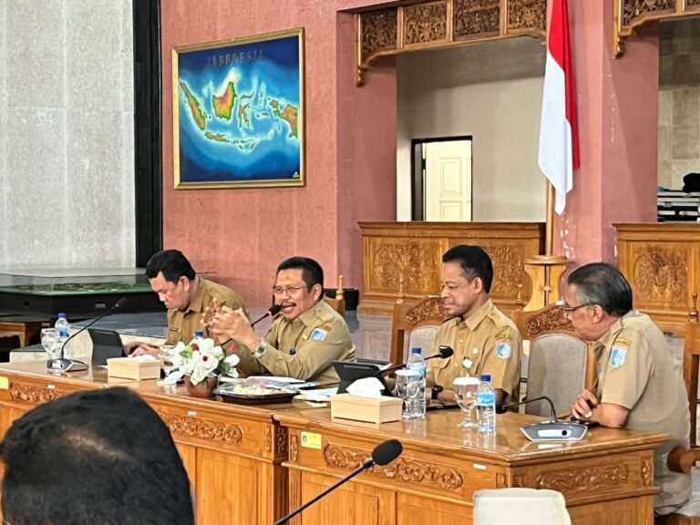 Rapim II Pemkab Lobar, Bupati LAZ : Kita Harus Bergerak Cepat untuk Kesejahteraan Masyarakat