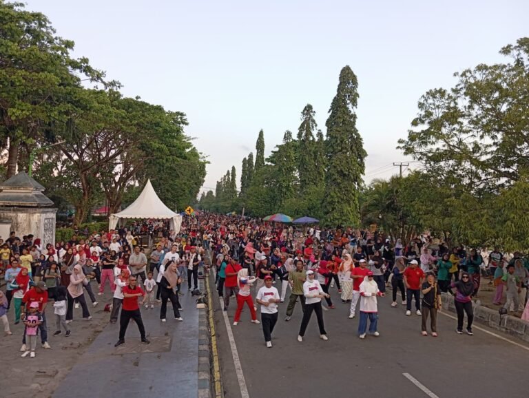 Fun Walk Sukses Gerakkan Ekonomi Lobar