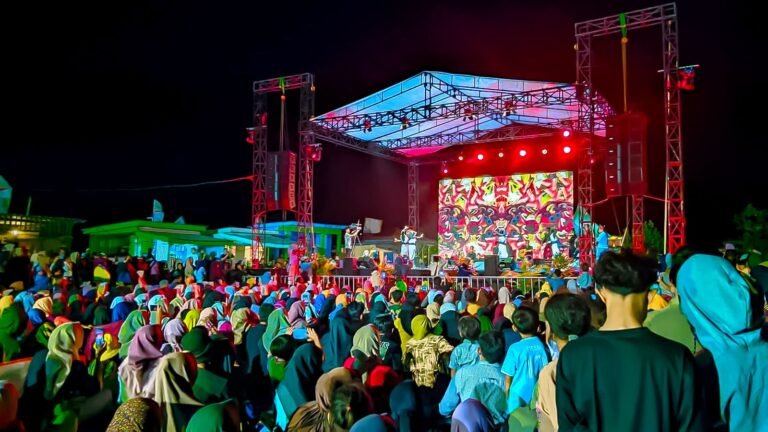 Semangat Kemerdekaan serta Sinergi Energi dan Budaya, PLN UIW NTB Pastikan Kelistrikan Andal di Festival Sangiang Api 2025