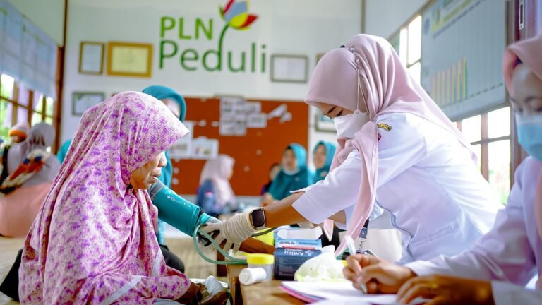 Semangat Kemerdekaan, PLN dan Eco School Lentera Wujudkan Masyarakat Tangguh dan Mandiri Melalui Pemberdayaan Lansia