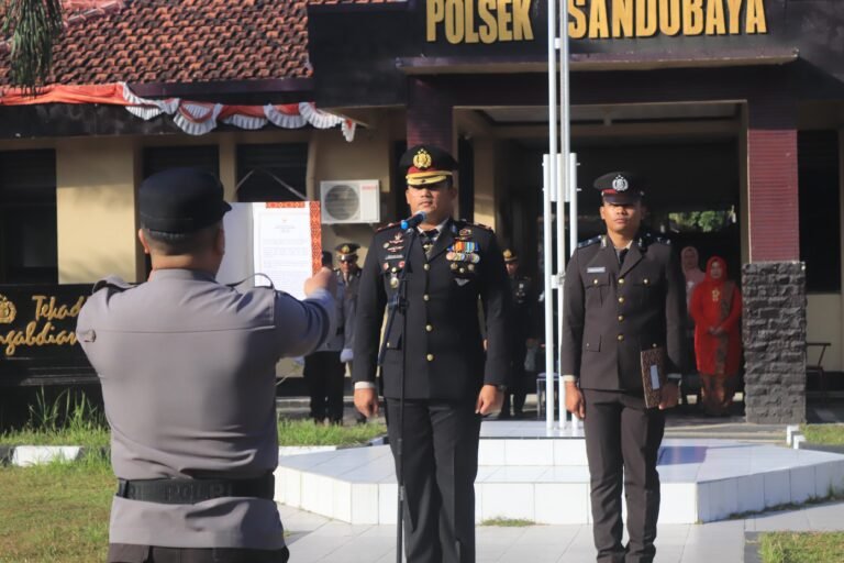 Upacara Bendera HUT RI ke-80, Polsek Sandubaya Tekankan Nasionalisme dan Semangat Pengabdian