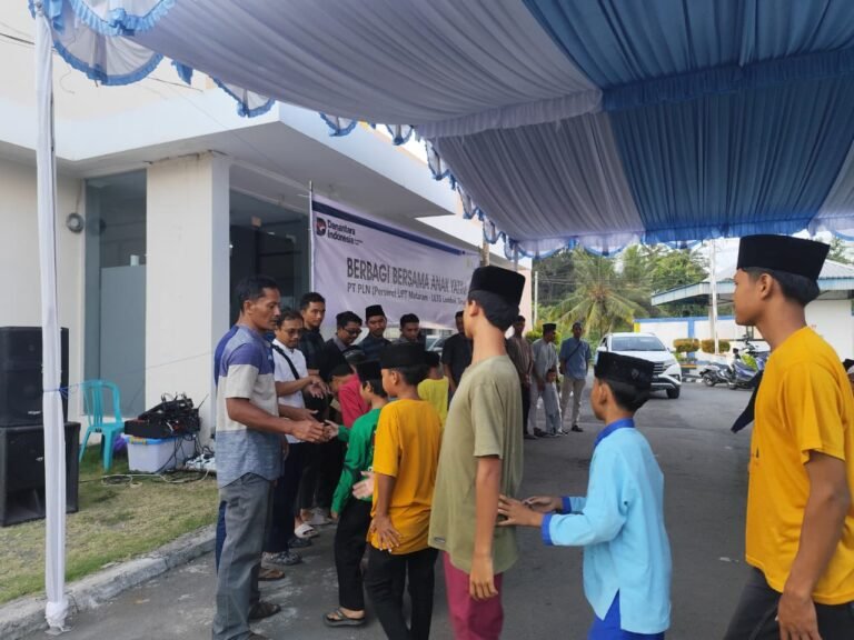 PLN UIW NTB Gelar Aksi Sosial Sambut Hari Pelanggan Nasional