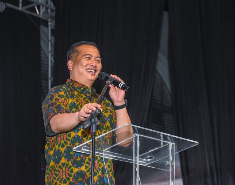 Gubernur Iqbal Resmi Tutup IES,  Wujud Nyata Pengembangan Ekonomi Syariah di NTB