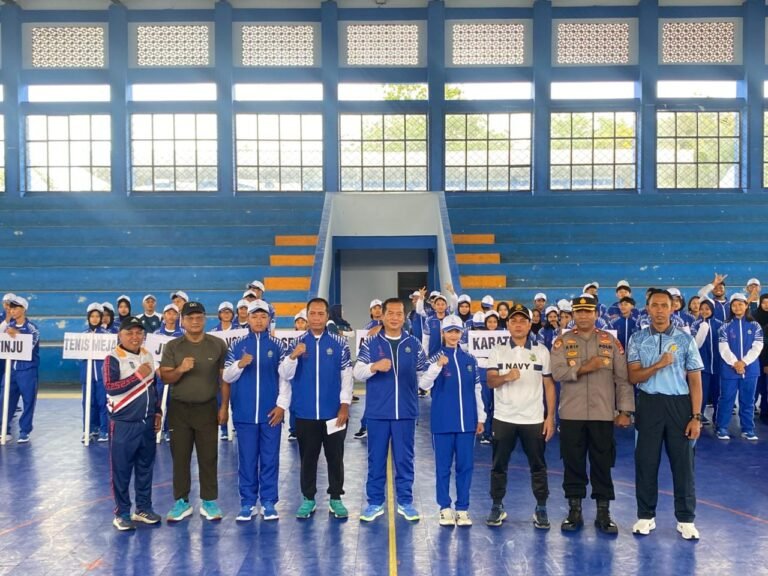 Gubernur Iqbal Lepas 102 Atlet NTB ke Popnas dan Peparpenas 2025