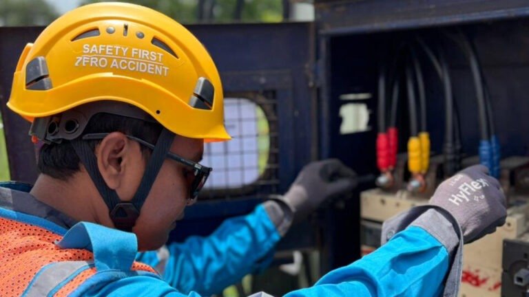 PLN Pastikan Keandalan Listrik Acara “Koperasi untuk Negeri, Polri untuk Masyarakat” di Sumbawa