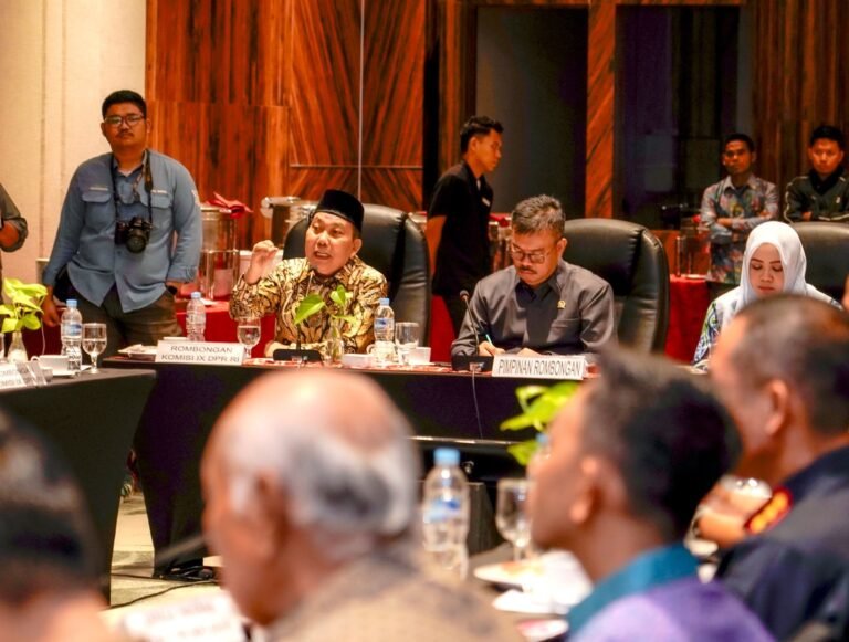 Cegah PMI Ilegal, Muazzim Akbar : Cabut Moratorium Arab Saudi