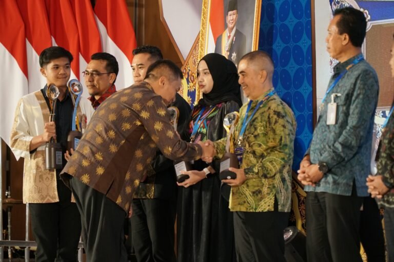 Bank NTB Syariah Raih Penghargaan Sinergi Akselerasi QRIS Terbaik 2025