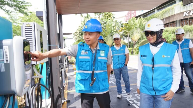 Momen Natal dan Tahun Baru, PLN NTB Pastikan Seluruh SPKLU Siap Layani Para Pengguna EV