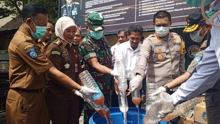 Polresta Mataram Musnahkan Sabu dan Ribuan Liter Miras Hasil Operasi Antik Rinjani 2025