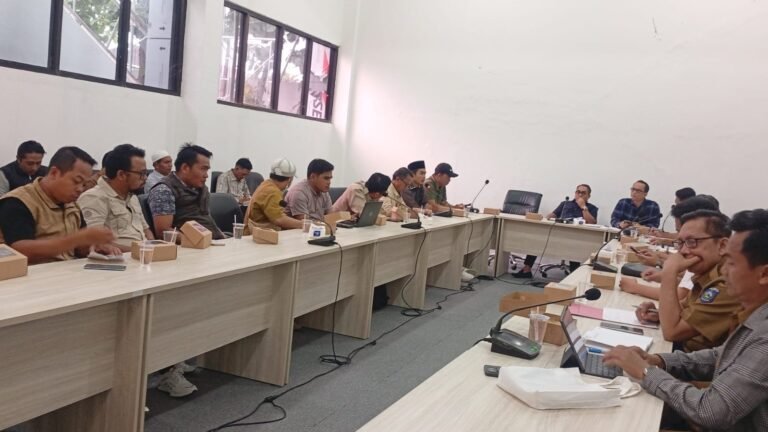 Warga Kabul Geruduk DPRD NTB, Desak Perbaikan Dam Pengga-Sungai Kending Sampi