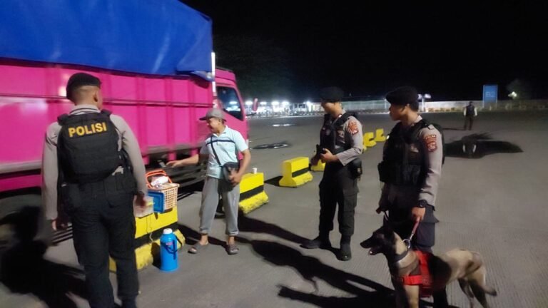 Unit Polsatwa Polda NTB Kerahkan K9, Perketat Pengawasan di Pelabuhan Lembar