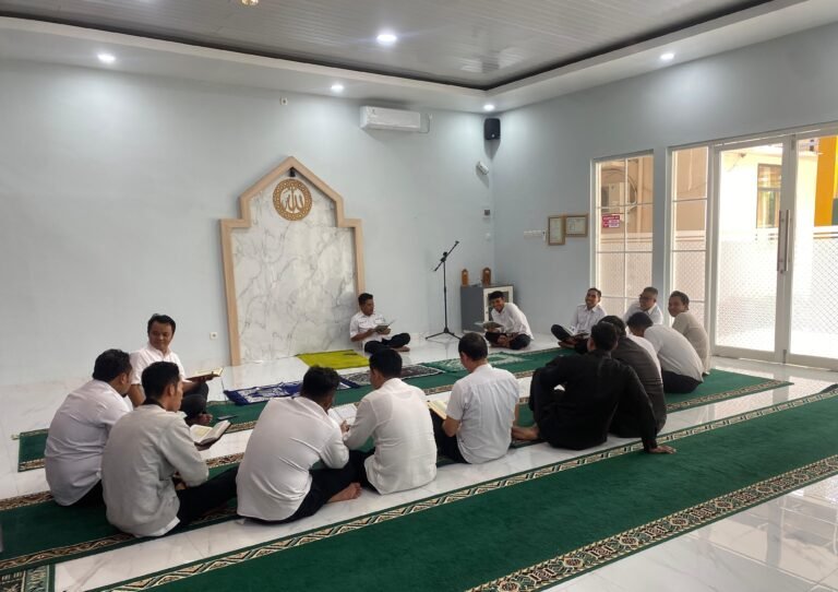 Meningkatkan Iman dan Ketakwaan Pegawai di Bulan Ramadan, Kantor Pertanahan Kota Mataram Gelar Tadarus Al-Qur’an