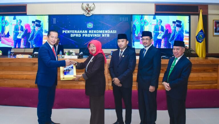DPRD NTB Serahkan Rekomendasi LKPJ Gubernur 2025