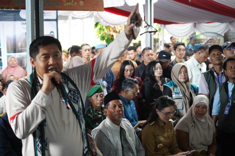 Menteri PKP Puji Kegigihan Abdul Hadi Kawal Bedah Rumah