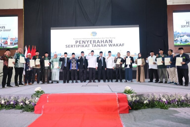 ICOP 2026: Nusron Serahkan 1.000 Sertipikat Wakaf, Dorong Percepatan Sertipikasi