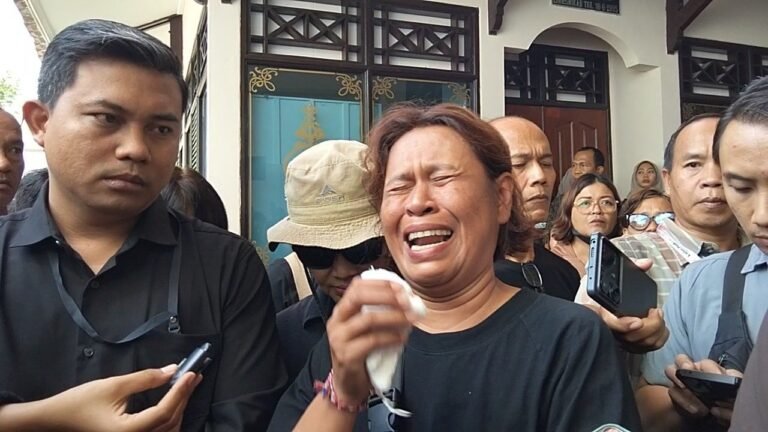 Ibu Kandung Vira Histeris Usai Vonis Radit: “Nyawa Anak Saya Hanya Dihargai 6 Tahun” 