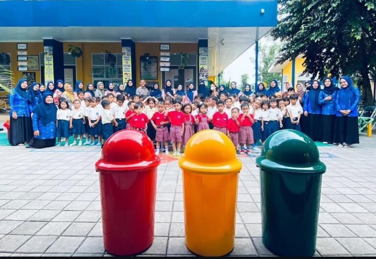 Smart Waste Kids, Cara KB-TK Putra 1 Mataram Tanamkan Budaya Pilah Sampah Sejak Dini