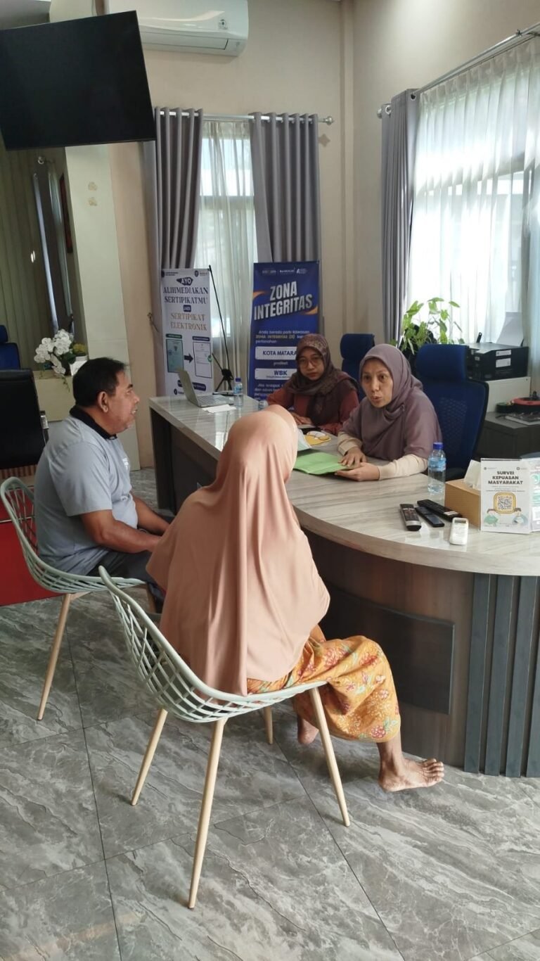 Pemohon Apresiasi Kemudahan Layanan Informasi Pemecahan Sertipikat di PELATARAN Kantah Mataram
